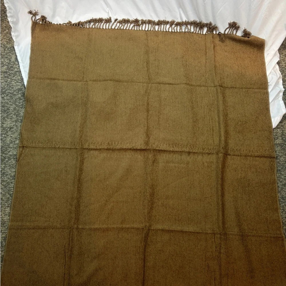Cozy‎ Tan Throw Blanket